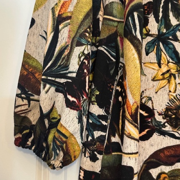 H&M Dress Butterflies Tan Burgundy Orange Floral Ruffled Neck Gathers Sz 8 - Picture 10 of 12